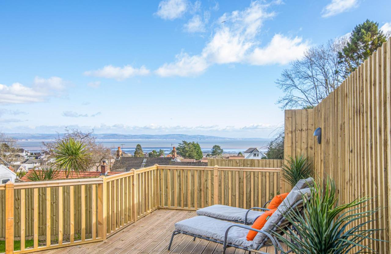 Luxury Property With Hot Tub And Sea Views Oystermouth エクステリア 写真