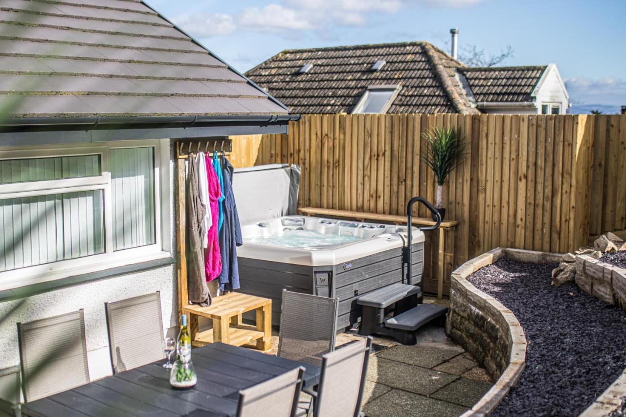 Luxury Property With Hot Tub And Sea Views Oystermouth エクステリア 写真