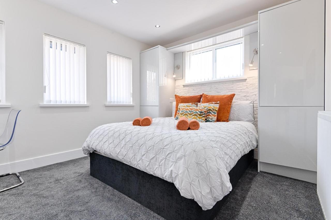 Luxury Property With Hot Tub And Sea Views Oystermouth エクステリア 写真
