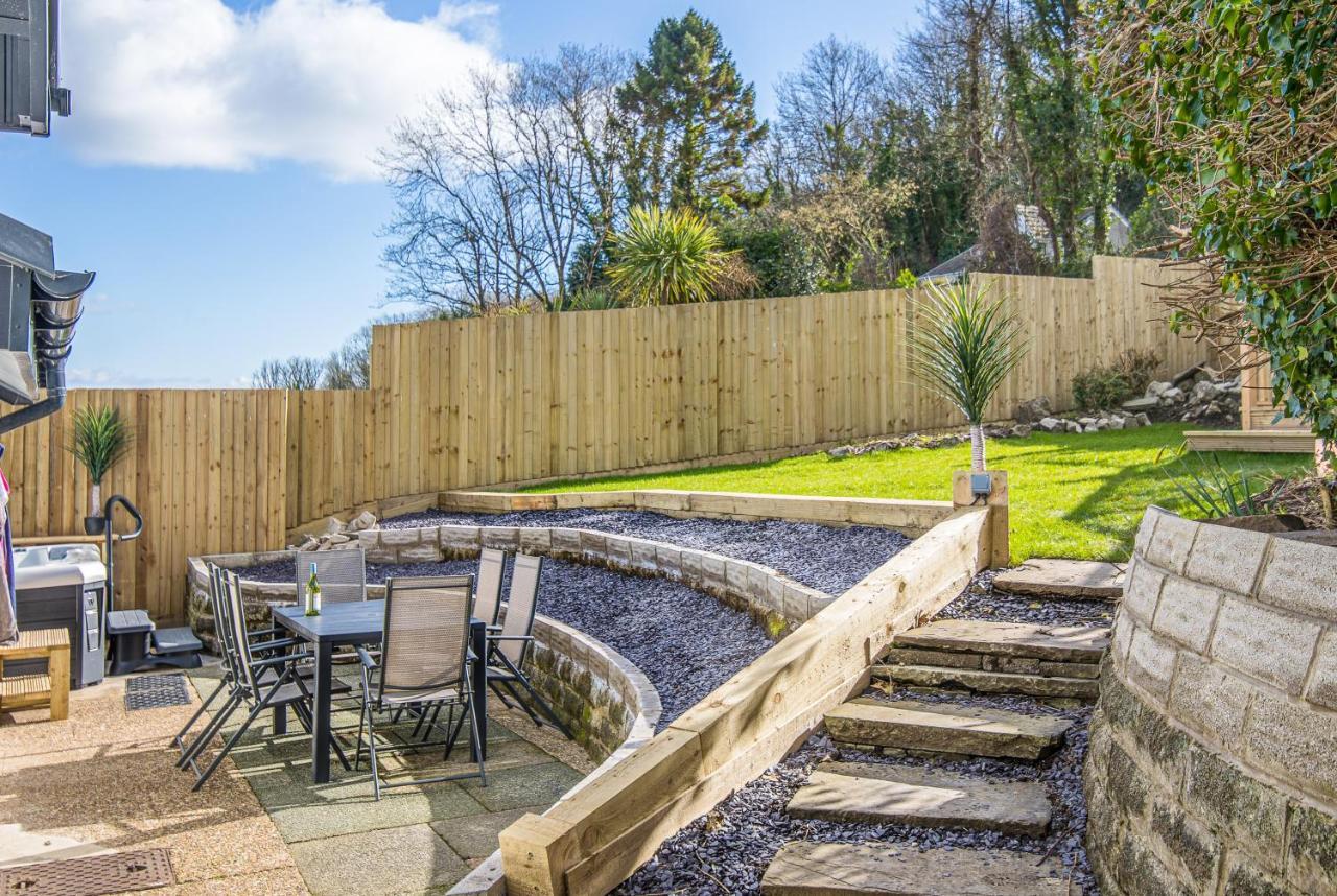 Luxury Property With Hot Tub And Sea Views Oystermouth エクステリア 写真