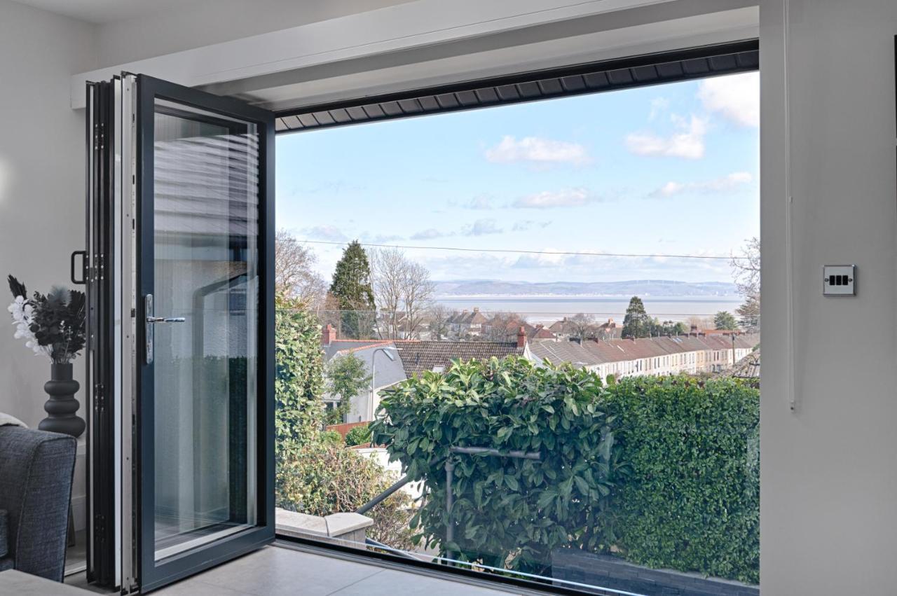 Luxury Property With Hot Tub And Sea Views Oystermouth エクステリア 写真
