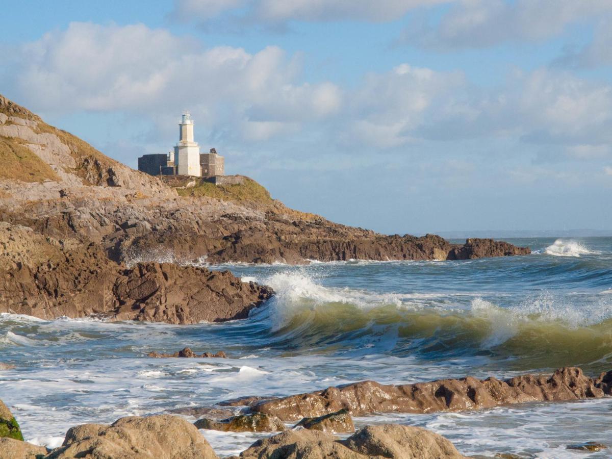 Luxury Property With Hot Tub And Sea Views Oystermouth エクステリア 写真