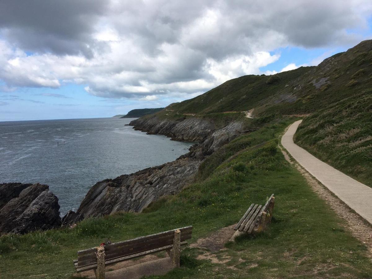 Luxury Property With Hot Tub And Sea Views Oystermouth エクステリア 写真